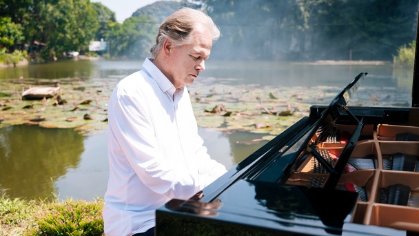Ninh Binh landscapes featured in Secret Garden’s new music video