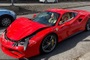 Siêu xe Ferrari 488 gặp tai nạn ngay sau khi rời khỏi salon