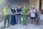 Ha Tinh family hands over python measuring more than 2 metres