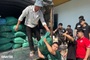 Dtinews delivers rice and flashlights to flood-hit residents in Thai Nguyen