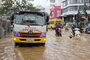 Heavy rain floods Dalat streets, stalls vehicles