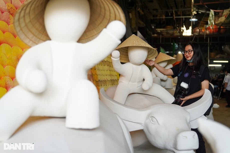 Đột nhập xưởng sản xuất linh vật đường hoa Nguyễn Huệ dịp Tết Tân Sửu