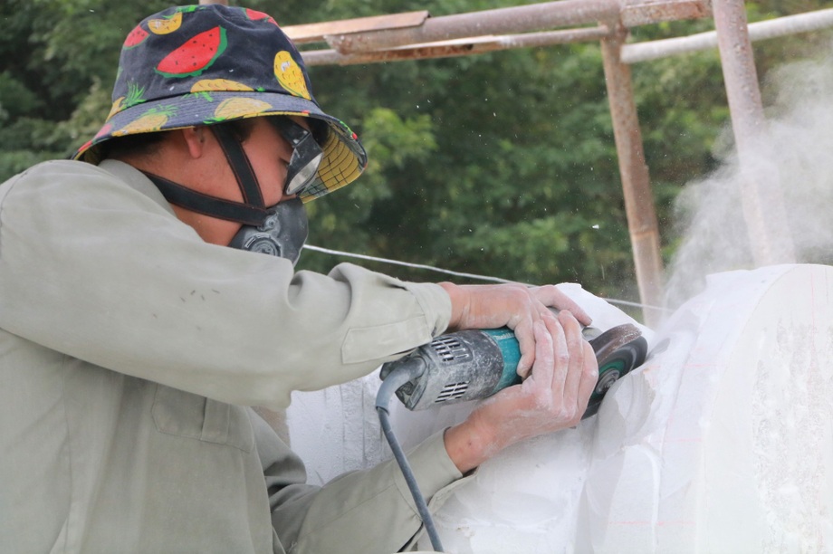 Nghề đẽo đá ra tiền: Chỗ ngồi chơi xơi nước nơi làm không hết việc