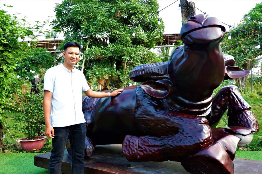 Choáng ngợp với bộ sưu tập gỗ lũa siêu khủng độc lạ nhất miền Tây