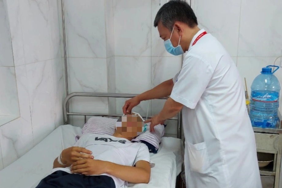 Ngã vì điện giật, nam thanh niên nứt sọ 2 bên nguy kịch