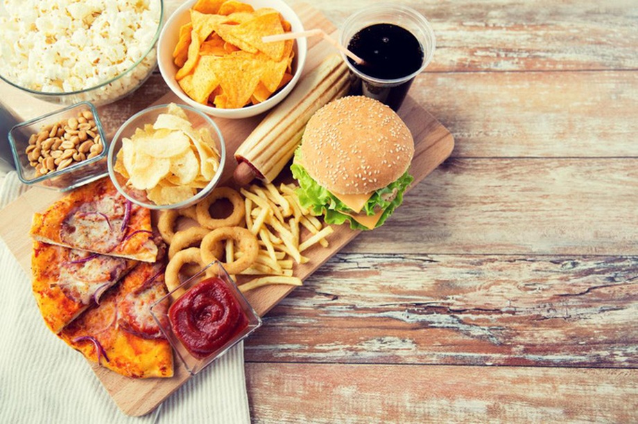Mối liên quan giật mình giữa não cá vàng và kiểu ăn