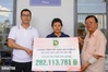Poor mother in Lam Dong moved to tears as she receives dream home